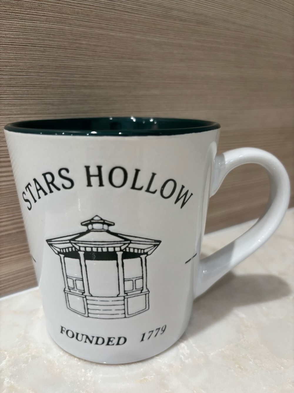 NWT Gilmore Girls Stars Hollow Ceramic Mug with Dark Green Interior